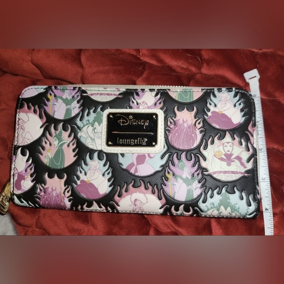 NWOT Disney/Loungefly wallet - Picture 5 of 5